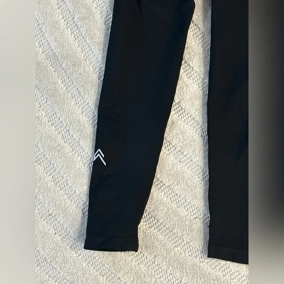 DO NOT BUY Oner Active Seamless Leggings with Butt Scrunch in Black - XS - Picture 3 of 9